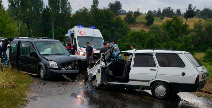 Buldan’da Kaza: 8 Kişi Yaralandı