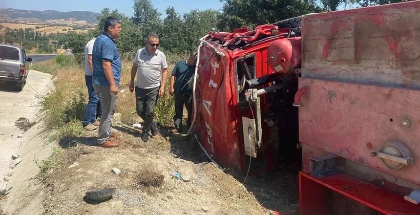 Denizli’de Yangında Görev Yapan Arazöz Devrildi