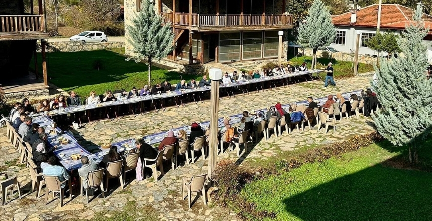 Başkan Pütün, Öğretmenlerle Bir Araya Geldi