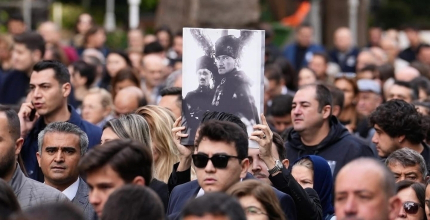 Denizli’de Saat 09:05’i Gösterdiğinde Hayat Durdu