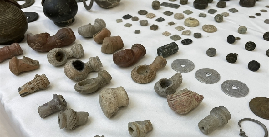 Kaçak Yollarla Elde Edilen Sahte Eserler Sergileniyor