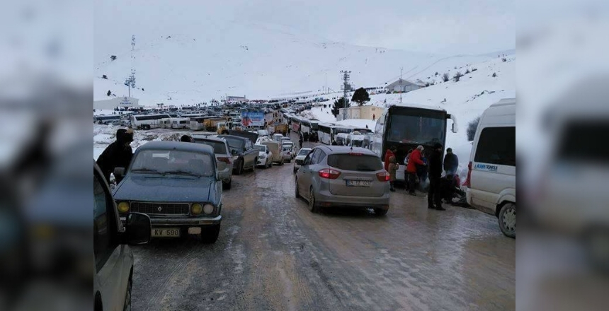 Yoğun Kar Nedeniyle Kayak Merkezi’ne Girişler Yasaklandı