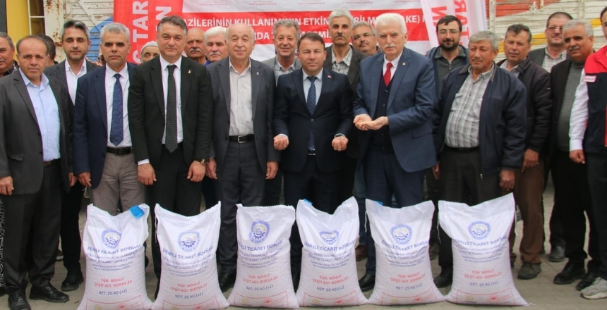 Tavas’ta DTB’den Çiftçilere %75 Hibeli Nohut Tohumu Desteği