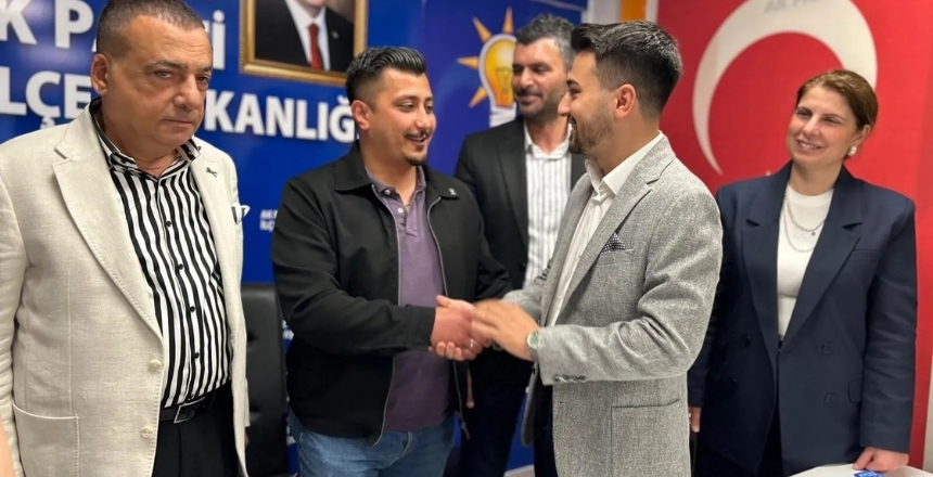 CHP Gençlik Kolları Başkanı AK Parti’ye Geçti