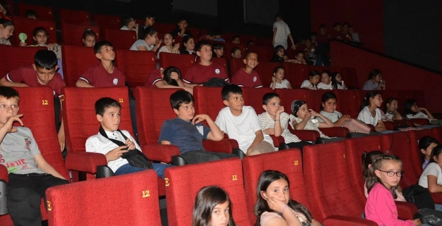 Babadağ’da Çocuklar İçin Sinema Etkinliği